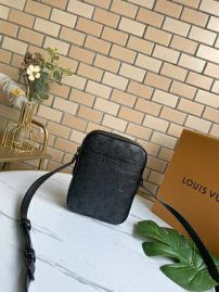 Picture of LV Mens Bags _SKUfw101367034fw